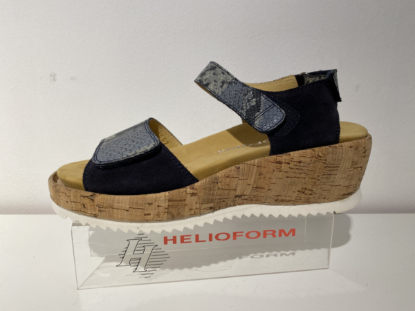 Helioform Blauwe sandaal met sleehak