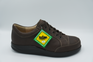 011167 Huelva dark brown finnamic Heren