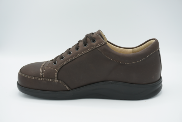 011167 Huelva dark brown finnamic Heren