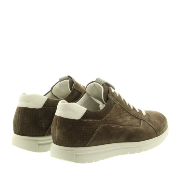 2055 Gijs K taupe witte accenten sneaker