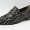 309.003 Zwarte moccassin met antiek zilver H