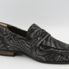 309.003 Zwarte moccassin met antiek zilver H