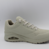 73690/OFWT Uno stand on air off white Skechers