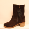 A8477 Laars donkerbruin suede AQA