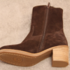 A8477 Laars donkerbruin suede AQA