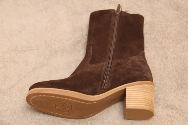A8477 Laars donkerbruin suede AQA