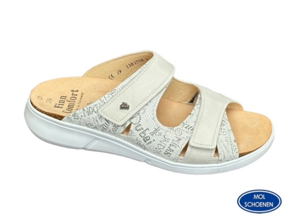 03350 Palau Wit words slipper Finn comfort