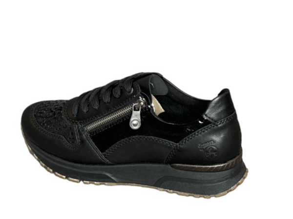 7401 Zwarte sneaker lak print Rieker