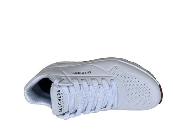 Skechers Uno witte sneaker stand on air